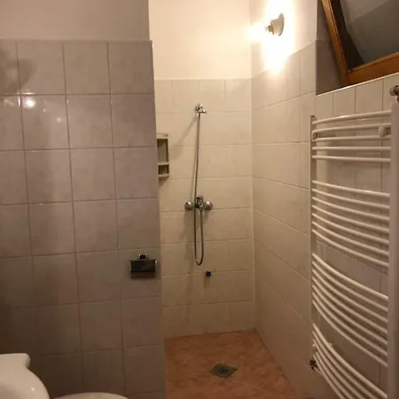 Zrinyi Miklos Utca 7 Nyaralo
